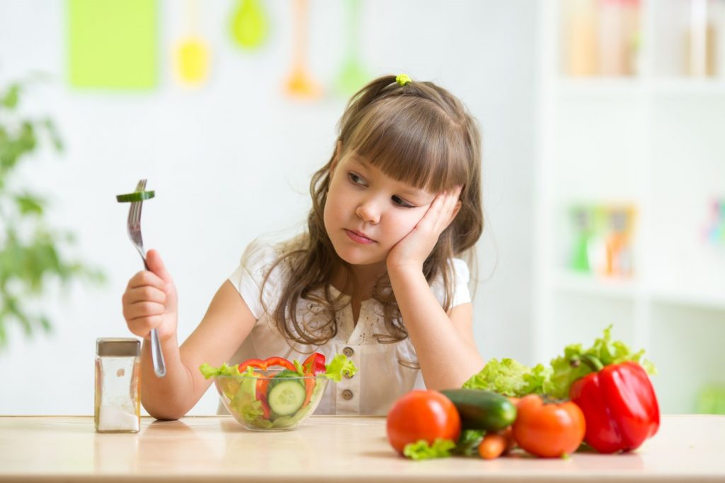 Trẻ biếng ăn nên bổ sung vitamin gì và những điều nên biết
