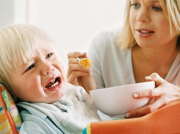 Trẻ biếng ăn sinh lý giai đoạn nào?