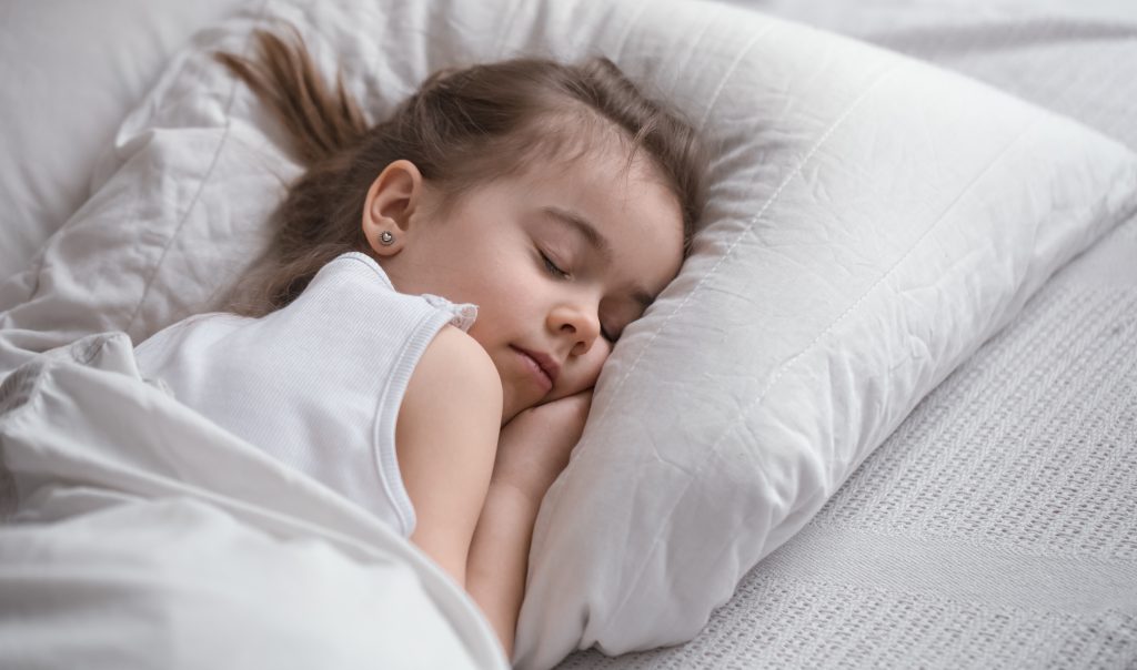 Có phải trẻ em ngủ sớm tăng chiều cao?
