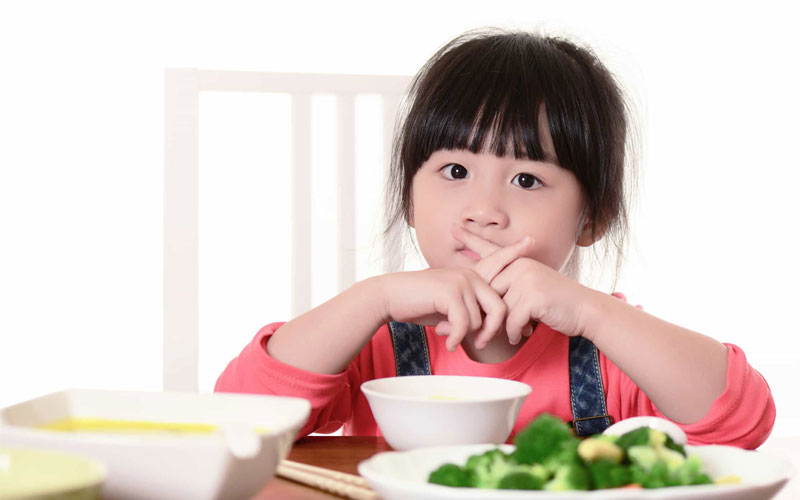 Trẻ biếng ăn lâu ngày và những hậu quả khó lường