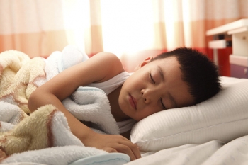 Trẻ 8 tuổi khó ngủ và những điều nên biết